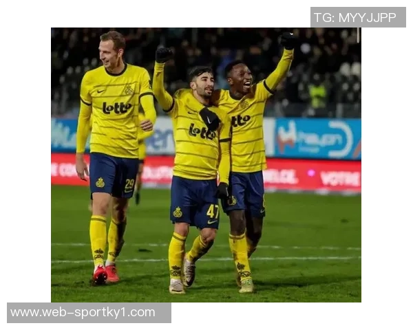 西汉姆联引援圣吉罗斯前锋戴维前景不明球员渴望留在欧冠舞台